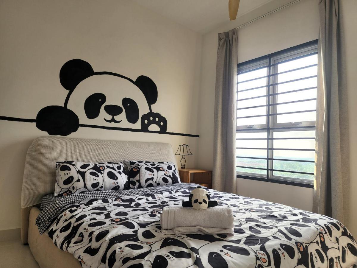 Netflix Panda House 3B2R Rimbayu Kota Kemuning With Atari Games Apartment Teluk Panglima Garang Exterior photo
